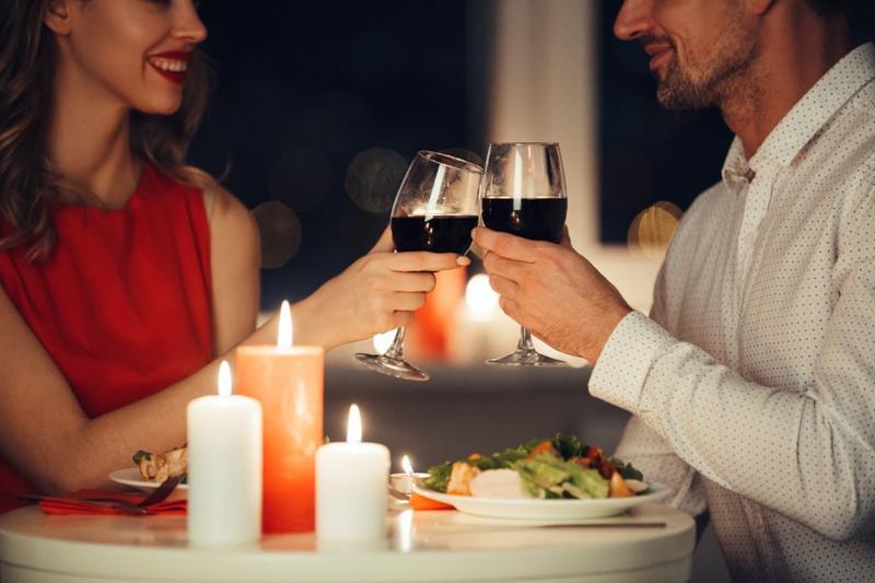 ¿Cuántas cenas románticas o viajes reales sacrificas por un tiempo compartido que no usas? El costo emocional y financiero que nadie te dijo
