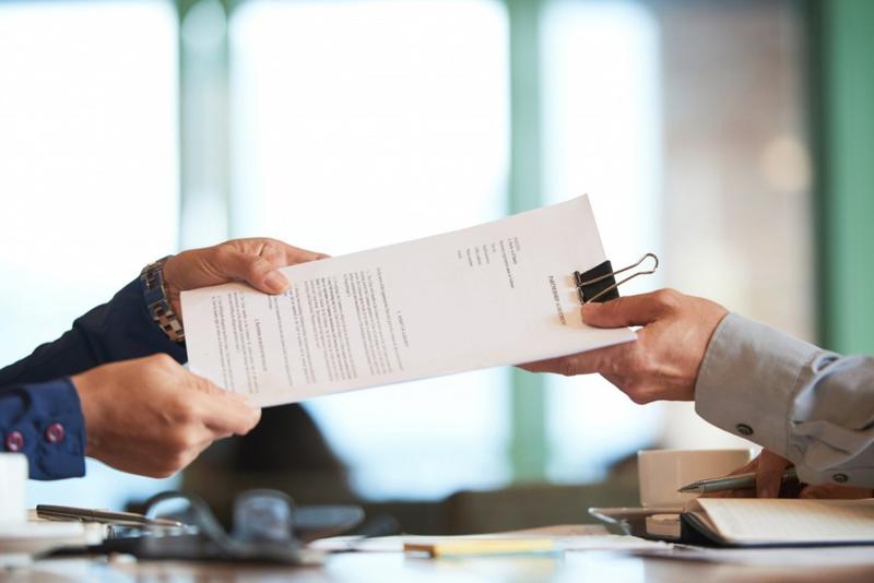 La Cláusula Oculta en Tu Contrato de Tiempo Compartido Que Lo Convierte en "Prestación de Servicios" y Te Quita Toda Protección Legal